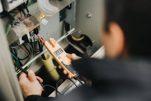 Best Circuit Breaker Repair  in Lindsay, TX