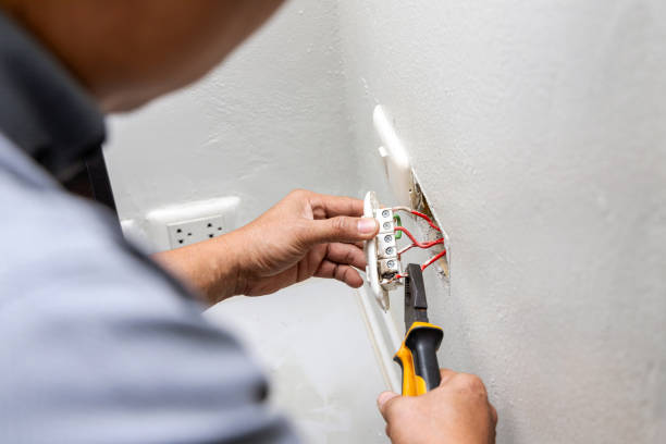 Best Affordable Emergency Electrician  in Lindsay, TX